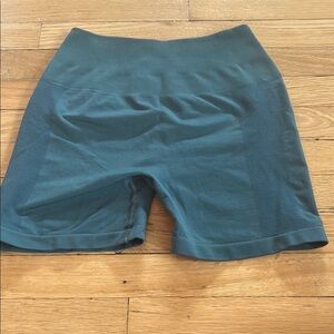 Alphalete amplify shorts